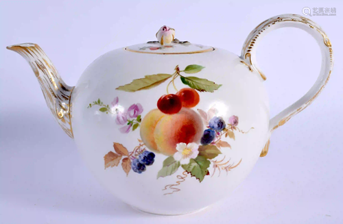 A 19TH CENTURY MEISSEN PORCELAIN TEAPOT AND COVER