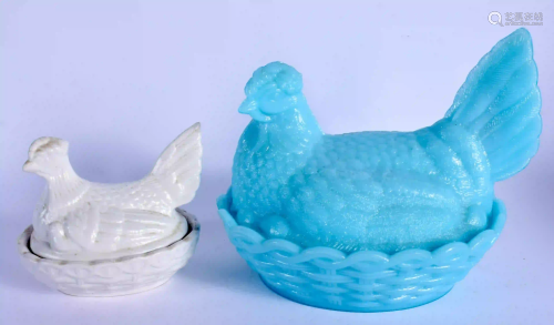 AN ANTIQUE SOWERBY TYPE PRESSED GLASS HEN BOX AND COV…