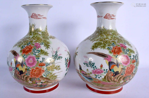 A PAIR JAPANESE TAISHO PERIOD BULBOUS PORCELAIN VASES