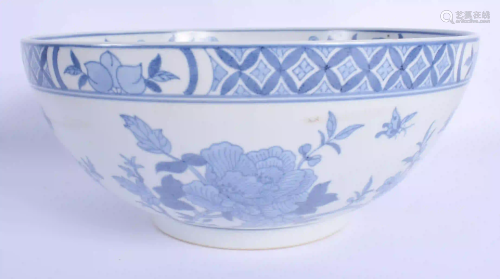 A CONTINENTAL BLUE AND WHITE BOWL. 27 cm diameter.