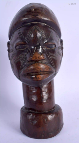 A LOVELY EARLY 20TH CENTURY AFRICAN TRIBAL HARDWO…