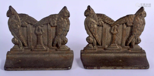 A PAIR OF ARTS AND CRAFTS BRONZE BOOK ENDS. 12 cm x 9