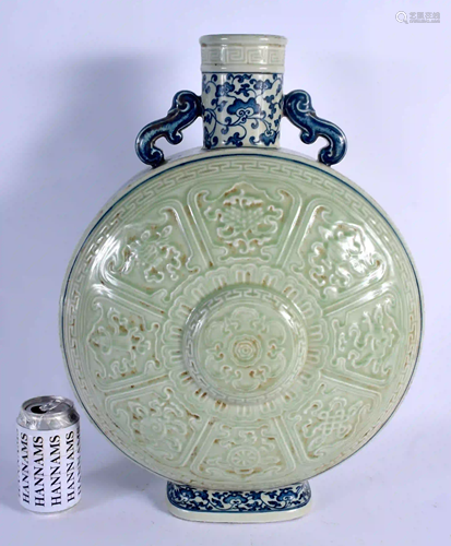 A LARGE CHINESE TWIN HANDLED PORCELAIN MOON FLASK…