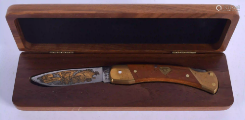 A BOXED SCHRADE NORTH AMERICAN FISHING CLUB KNIFE. Box