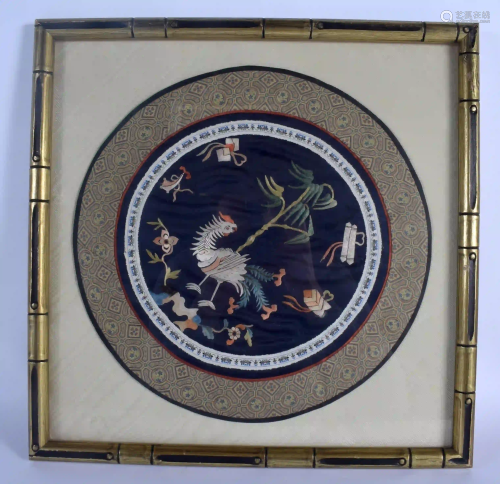 AN EARLY 20TH CENTURY CHINESE SILK WORK ROUNDEL