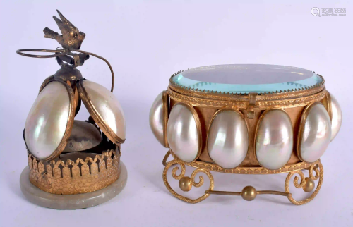 A 19TH CENTURY FRENCH PALAIS ROYALE MOTHER OF PEARL B…