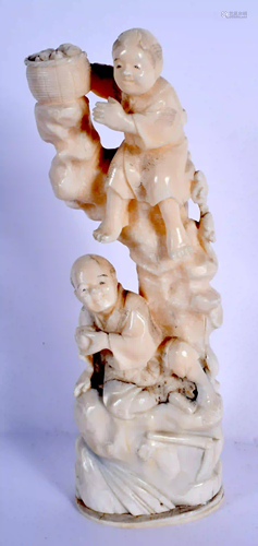 A 19TH CENTURY JAPANESE MEIJI PERIOD CARVED BONE