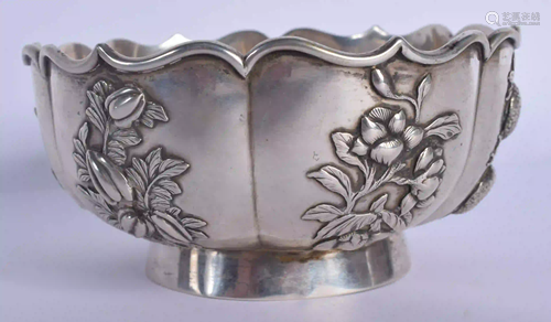 A 19TH CENTURY CHINESE EXPORT SCALLOPED SILVER BOWL by