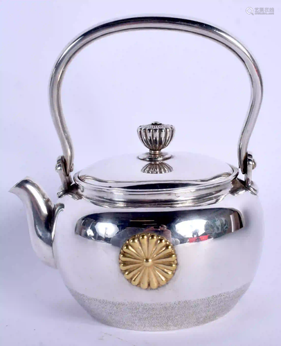 AN EARLY 20TH JAPANESE MEIJI PERIOD SILVER TEAPOT with