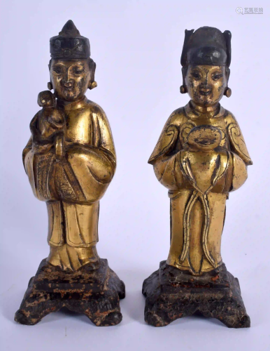 A PAIR OF 17TH CENTURY CHINESE GILT BRONZE IMMORTALS