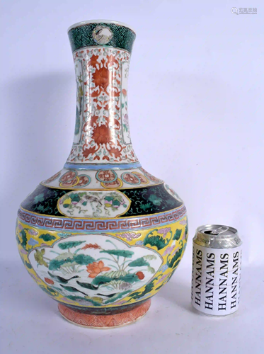 A LARGE 19TH CENTURY CHINESE FAMILLE VERTE BULBOUS V…