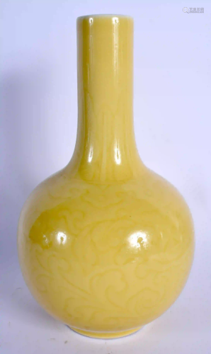 AN EARLY 20TH CENTURY CHINESE YELLOW GLAZED PORCELAIN