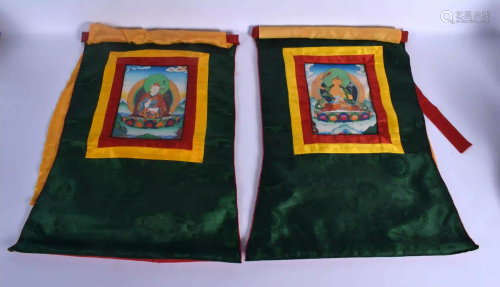 A PAIR OF EARLY 20TH CENTURY SINO TIBETAN THANGKA