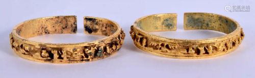 AN UNUSUAL PAIR OF 18TH/19TH CENTURY CHINESE GILT