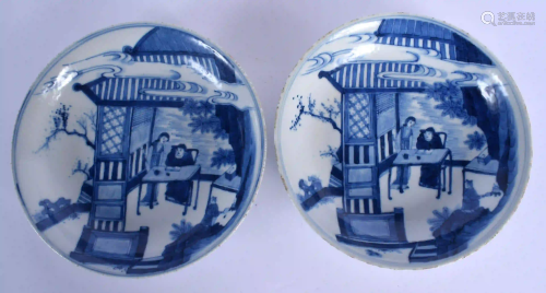 A PAIR OF 19TH CENTURY CHINESE BLUE AND WHITE PORCEL…
