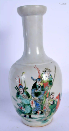 A CHINESE FAMILLE VERTE PORCELAIN VASE 20th Century,