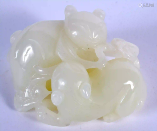 A CHINESE CARVED WHITE JADE FIGURE OF TWO CATS 20th