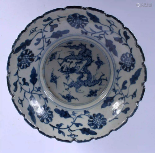 A CHINESE BLUE AND WHITE PORCELAIN BOWL 20th Century.