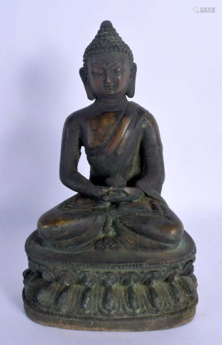 A CHINESE TIBETAN BRONZE BUDDHA 20th Century. 15 cm