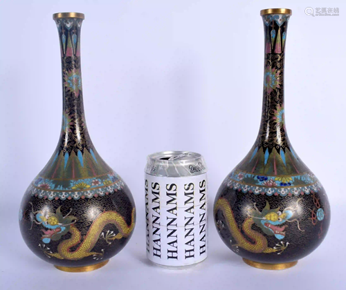 A PAIR OF 19TH CENTURY CHINESE CLOISONNE ENAMEL BULB…