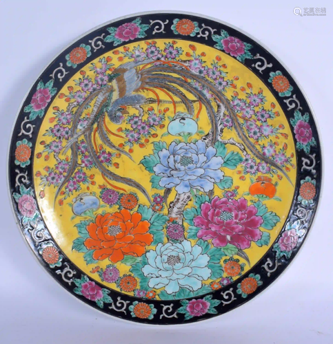 A JAPANESE TAISHO PERIOD FAMILLE JAUNE PORCELAIN DISH