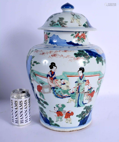 A LARGE 19TH CENTURY CHINESE WUCAI BLUE AND WHITE