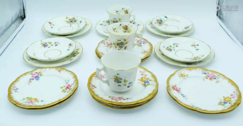 Collection of English porcelain plates, saucers and