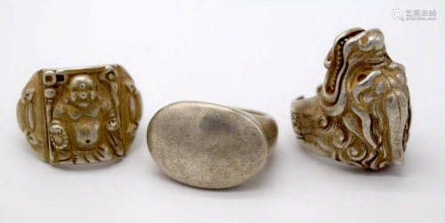 Three white metal Chinese white metal rings (3).