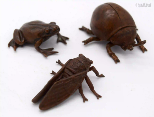 A Japanese small bronze Scarab together with a frog and