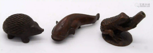 A Japanese small bronze catfish, hedgehog and a frog