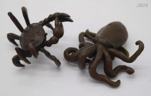 A Japanese small bronze Octopus together with a crab 6