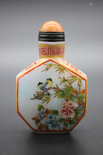 An Enamel Flower Porcelain Snuff Bottle