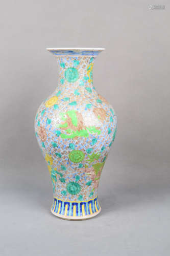 A Tri-colored Flower Porcelain Meiping