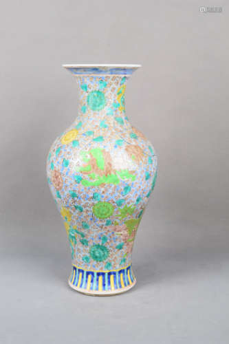 A Tri-colored Flower Porcelain Meiping