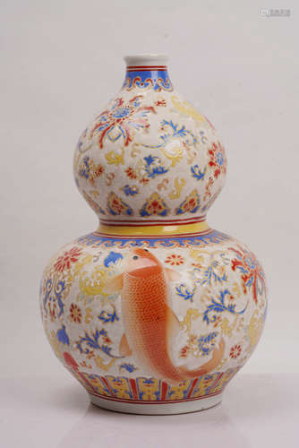 A Famille Rose Fish and Flower Porcelain Gourd-shaped Vase