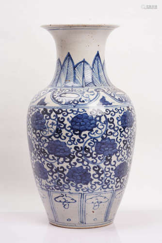 A Blue and White Interlocking Flower Porcelain Vase