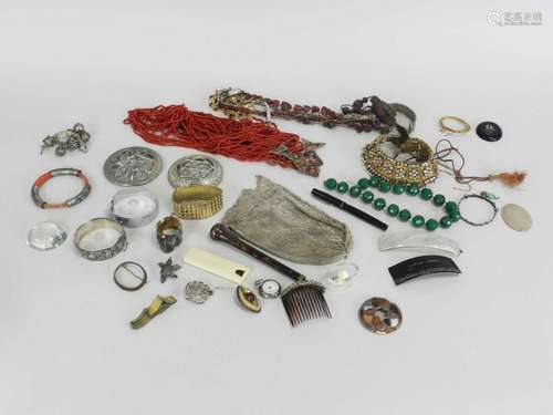 A collection of costume jewellery