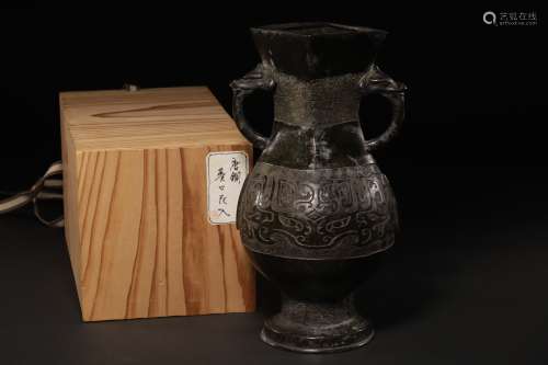 唐物 龍耳瓶 A Bronze Vase