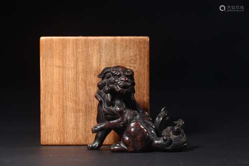 銅獅紙鎮 A Bronze Lion Paperweight