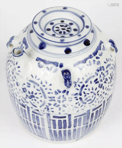 CHINESE HAND PAINTED CANTON TEAPOT BLUE WHITE