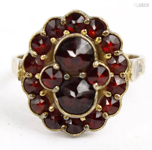 VINTAGE AUSTRIAN GOLD RING WITH GARNETS