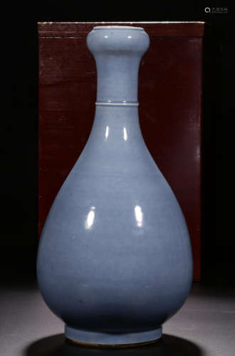 CHINESE BLUE GLAZED GARLIC FORM HEAD BOTTLE