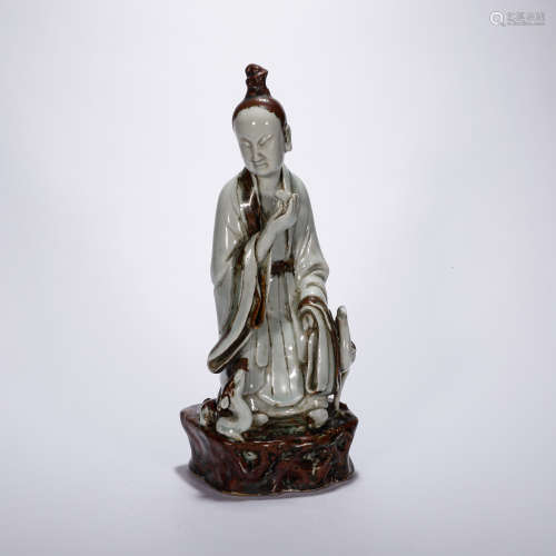 CHINESE PORCELAIN BUDDHA STATUE