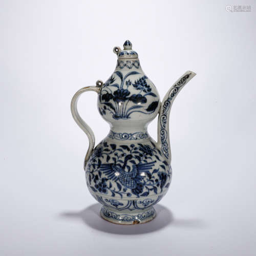 CHINESE BLUE AND WHITE GOURD POT
