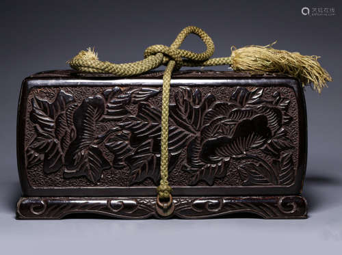CHINESE WOODEN LACQUER BOX