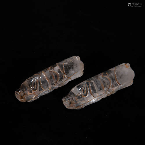 PAIR OF CHINESE CRYSTAL PIGS