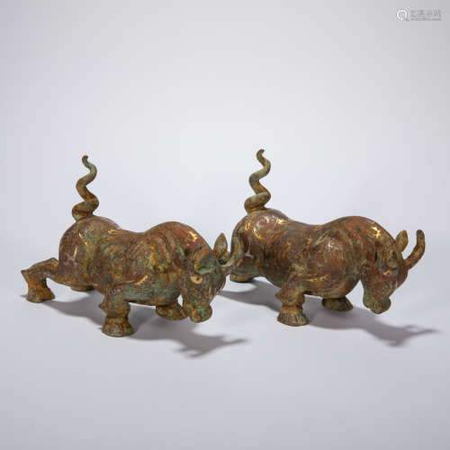 PAIR OF CHINESE BRONZE BULL INLAID WITH GOLD
