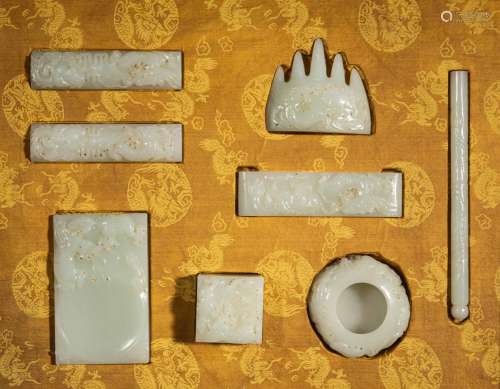 A SET OF CHINESE HETIAN JADE TOOLS OF CALLIGRAPHY（8）