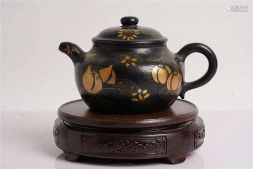 A Black Glaze Gilt-inlaid Floral Purple Sand Pot