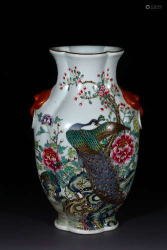An Enamel Peacock Pattern Porcelain Hop-pocket Shaped Vase